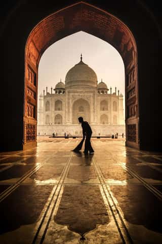 Taj Mahal Cleaner Wall Mural