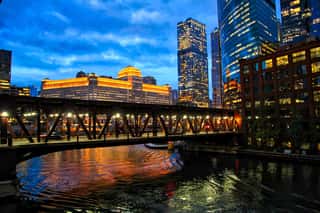 Chicago\'s Illuminated Night Lights Over Chicago River And At Merchandise Mart During Rush Hour  Wall Mural