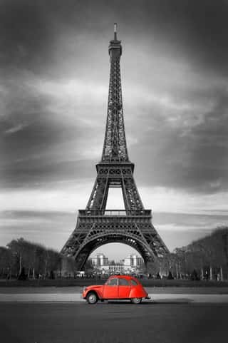 Tour Eiffel Et Voiture Rouge- Paris Wall Mural
