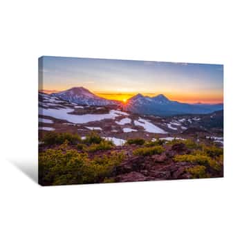 Image of Sunset In The Mountains - Oregon Canvas Print