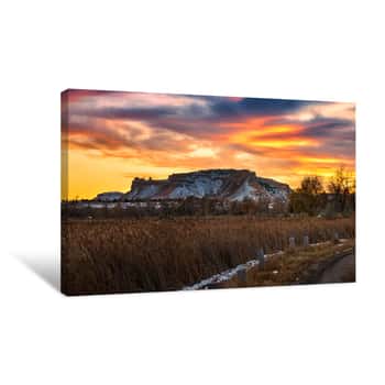 Image of Beautiful Sunset Of Scottsbluff National Monument Canvas Print